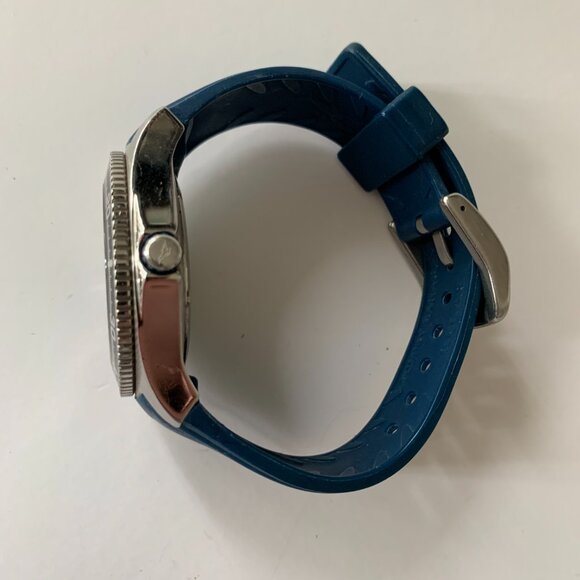 Tommy Bahama Relax Watch Men 42mm Silver Tone Blue Date - Picture 6 of 8